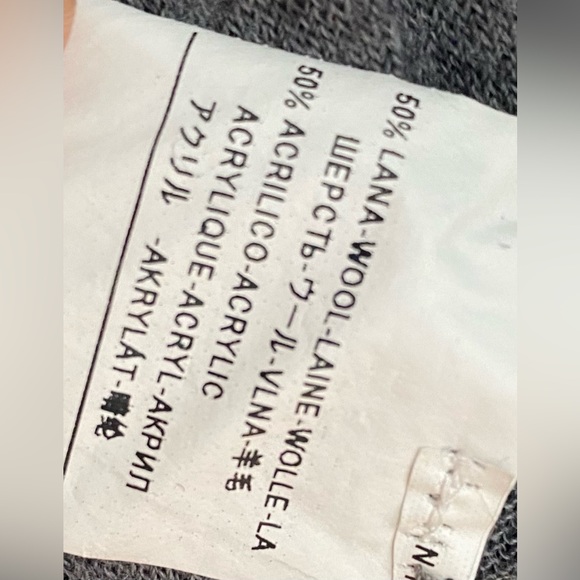 Sisley • Grey • puffy sleeves cardigan - Picture 5 of 5